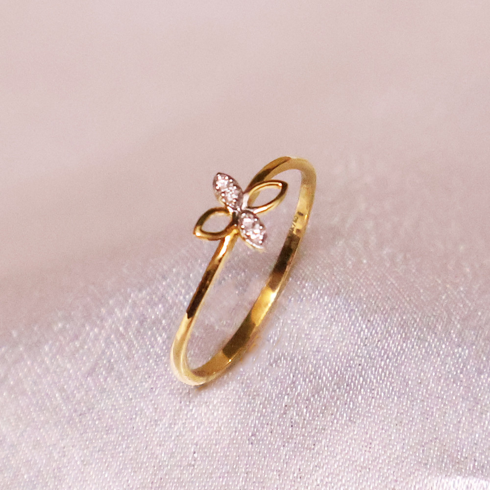 DIAMOND RING